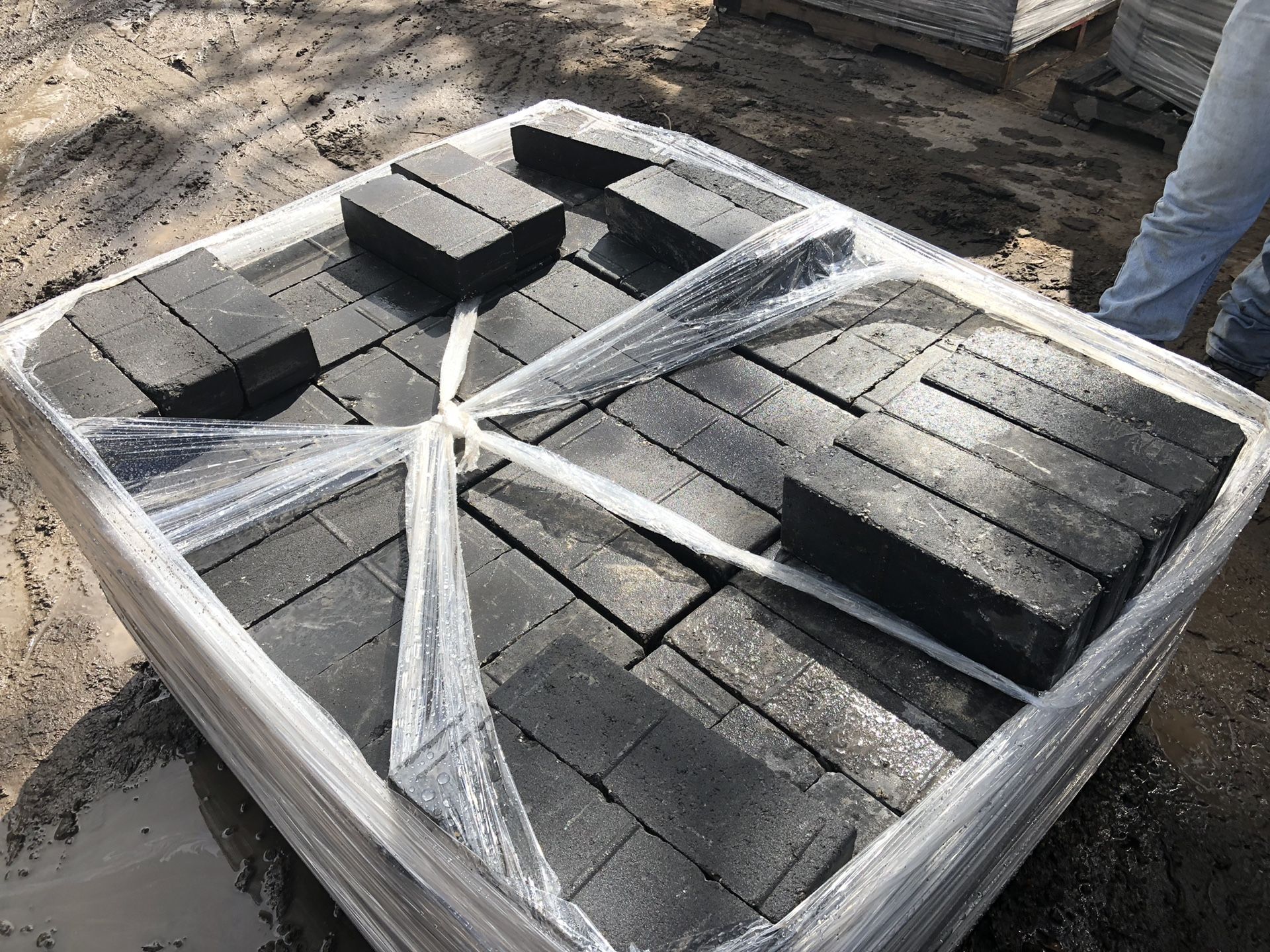 6.5 pallets of heavy traffic pavers for Sale in Pompano Beach, FL OfferUp