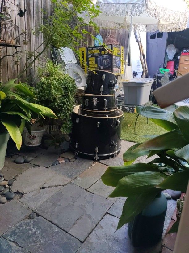 5 Piece Drum set