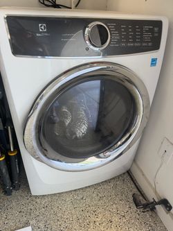 Electrolux LuxCare Front Load Gas Dryer White