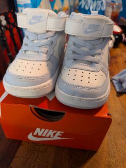 Like new 4.5 Nike baby shoes