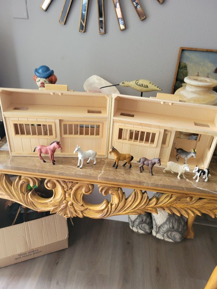 Doug &Melissa Barn Like New With Animals