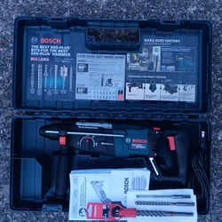 Bosch GBH2-28L Roto Rotary Hammer Drill. Almost New Condition. 3/8&5/8 4flute Bits New. For Pick Up Fremont Seattle. No Low Ball https://offerup.com/r