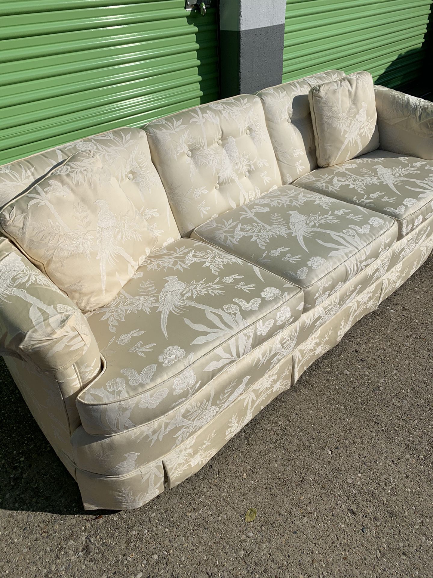 Cream colored bird pattern couch. Pick up in Florence KY