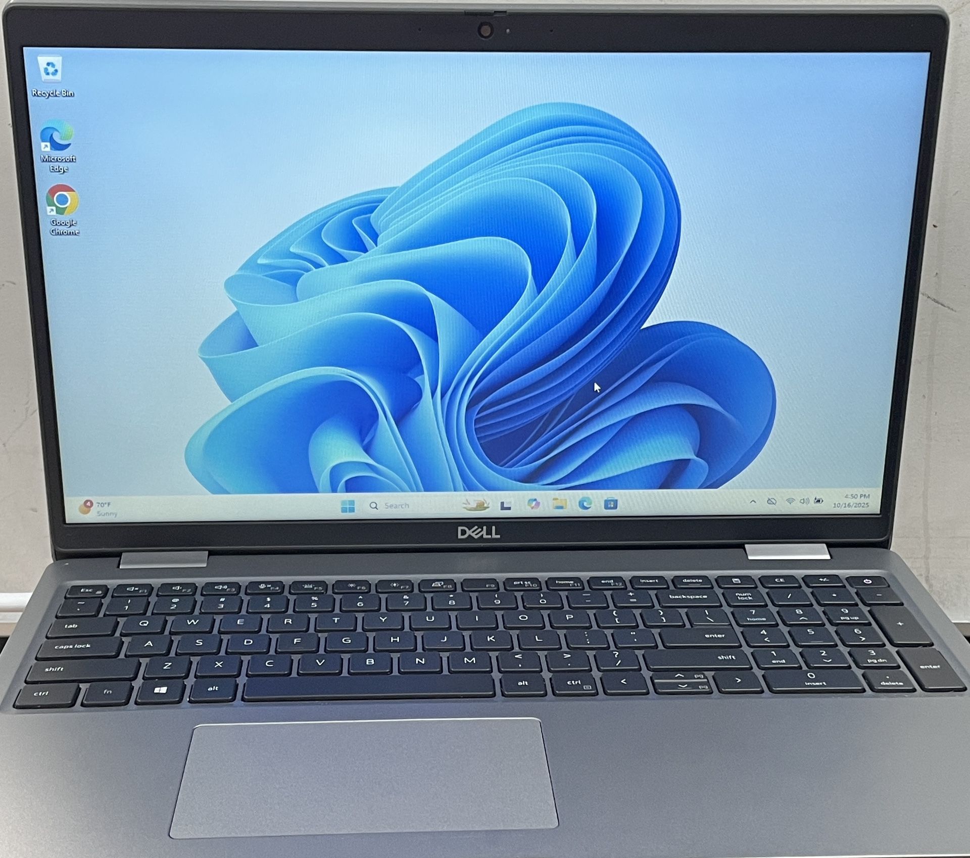 Laptop Dell Latitude 5520 15.” No Touch , Intel I5, Ram 16gb, Storage 256gb, Windows 11 Pro (2021 Year)