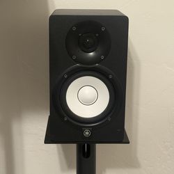 Yamaha HS5  Speakers - Set of Two + Stands