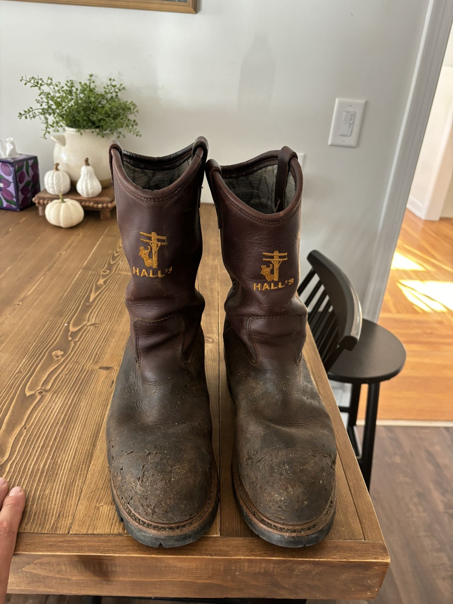 HALLS Lineman/tree Climbing Boots 10.5size. MADE IN USA!