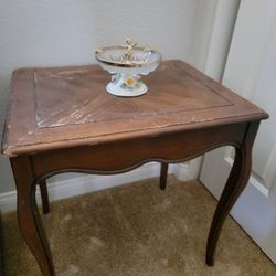 Antique End Table Side Table Scalloped Edge 