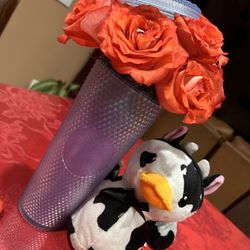 Starbucks Cup flower arrangement 💜