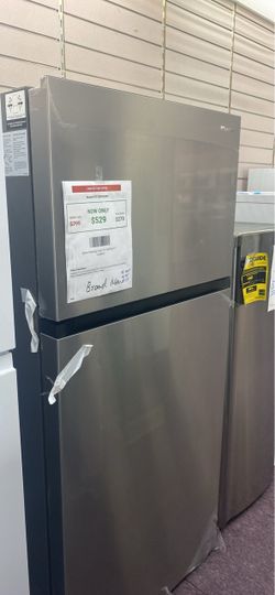 Hisense 18.1 cu ft Counter Depth 30 in Wide Top Freezer