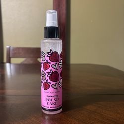Bath And Body Works Strawberry Pound Cake Diamond Shimmer  Mist 