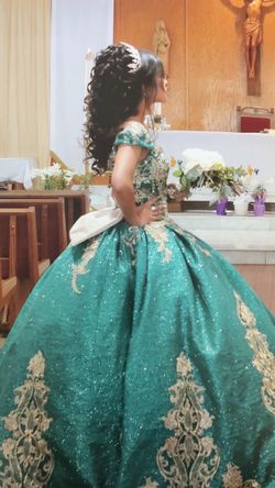 Green Glitter Quinceañera dress