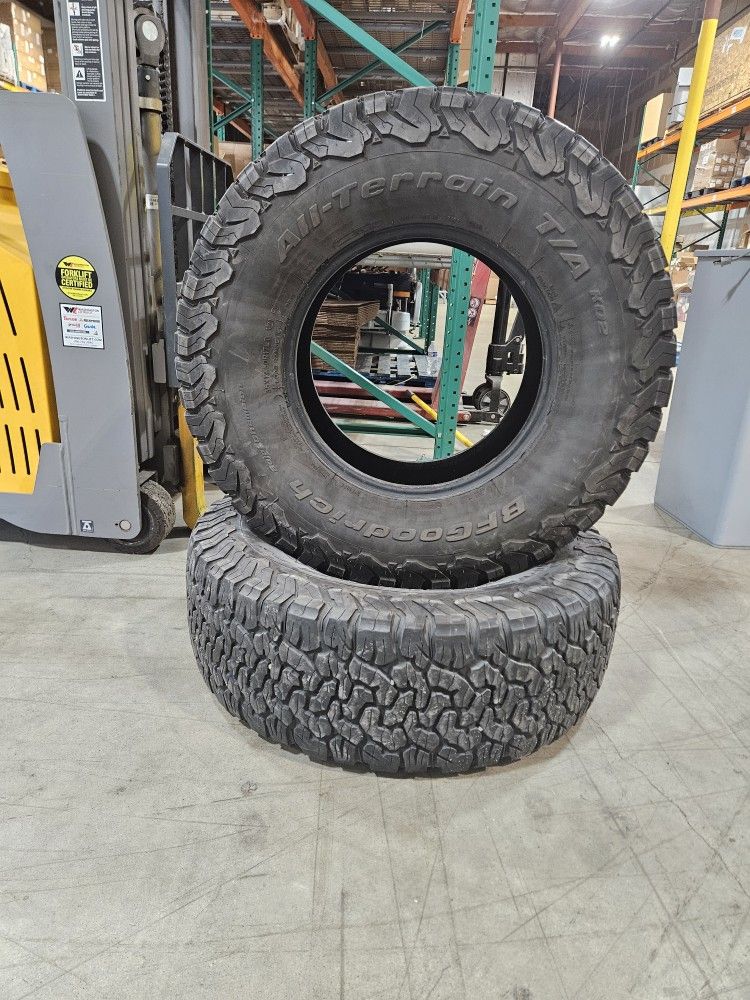 35x12 50x17 Tires