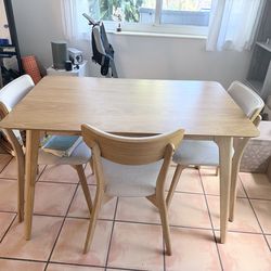 Small kitchen table-4 chairs- Christopher knight