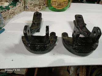 Chevy 1993 SUV Tow Hooks With Towbar Brakets Welded On