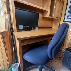 Oak Computer Desk With Hutch