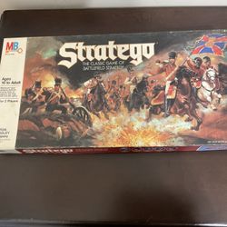 Stratego Battlefield Strategy Game Vintage Board Game 1986 Used Complete. VERY NICE!