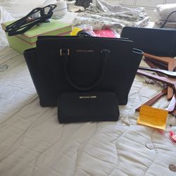 Michael Kors Purse And Wallet 