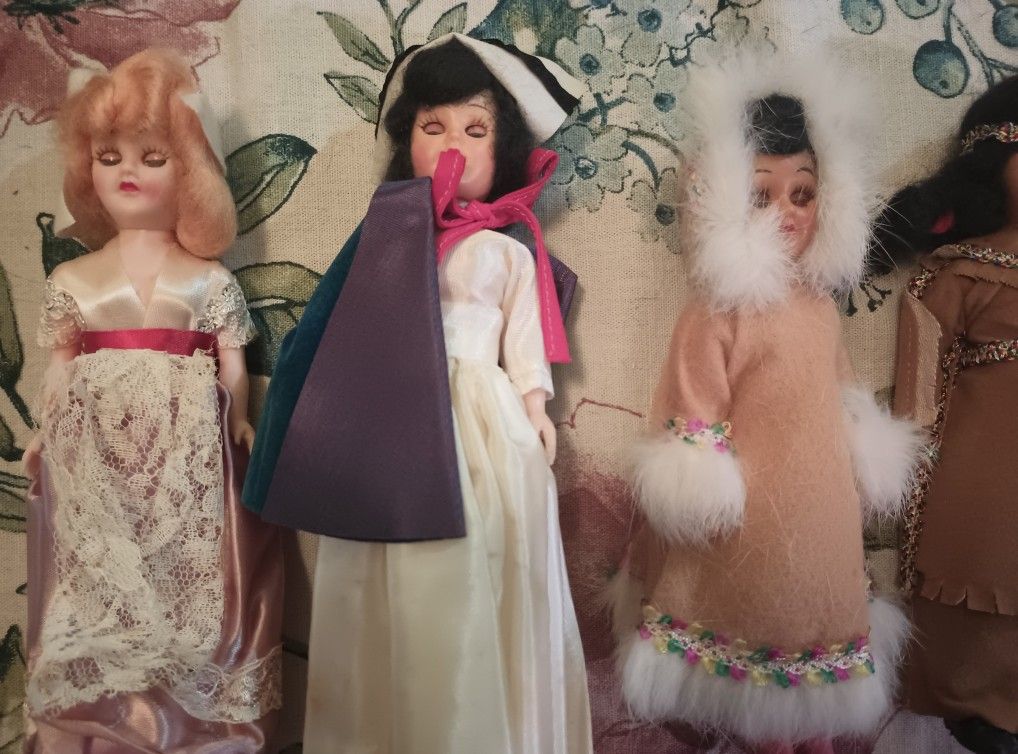 Dolls Of Different Nationalityd