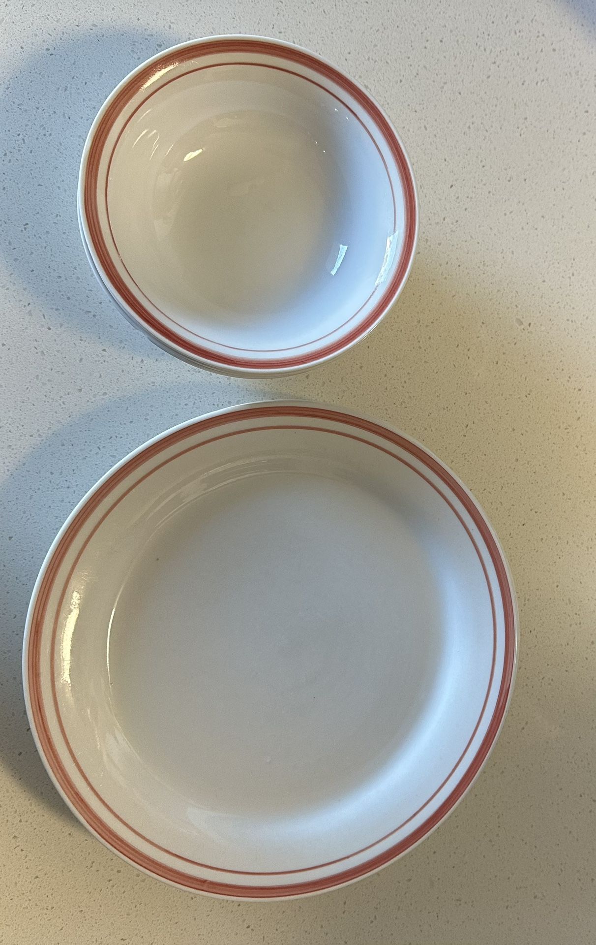 3 Plates And 3 Glass Bowels 