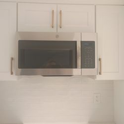 Ge Microwave Brand New 