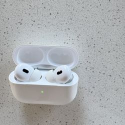 Apple AirPods Pro (2nd Generation) – Excellent Condition