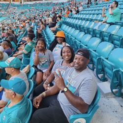 DOLPHINS V LAS VEGAS RAIDERS 4 TIX & PARKING PASS $600