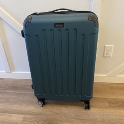 Kenneth Cole Reaction Large 8 Wheel Suitcase