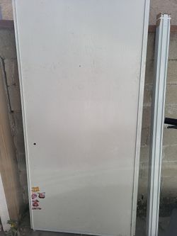 Closet doors with track free