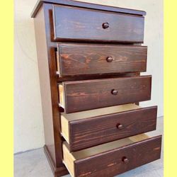 5 drawers dresser / Five drawers dresser