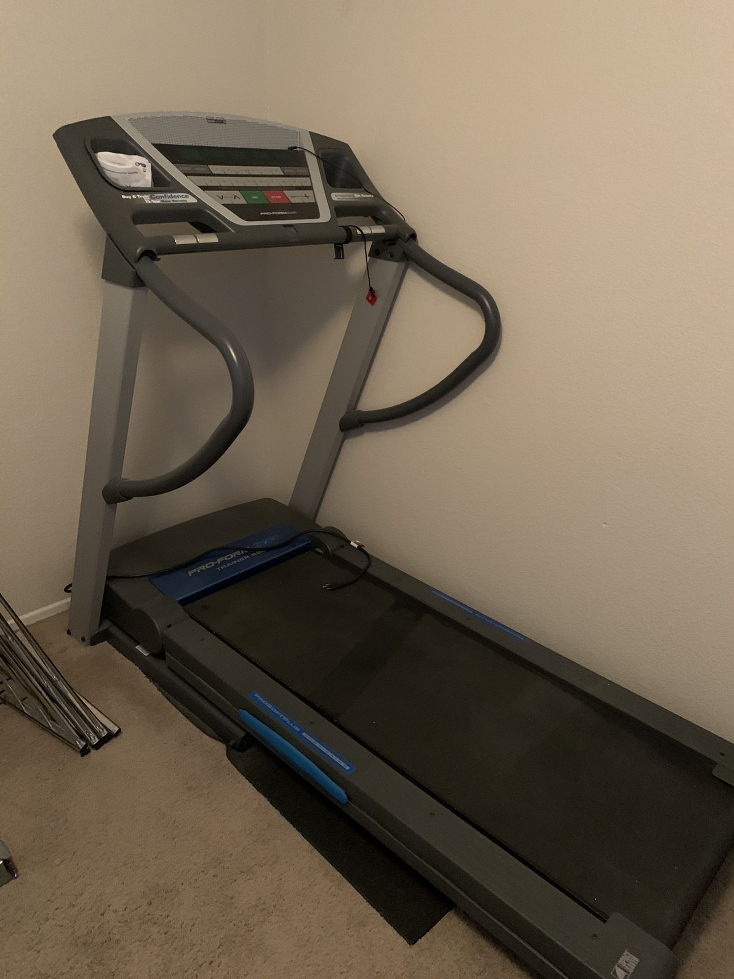 Pro form XP Trainer 580 Treadmill for Sale in Oak Hills, CA OfferUp