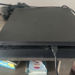 Ps4- Runs Great 