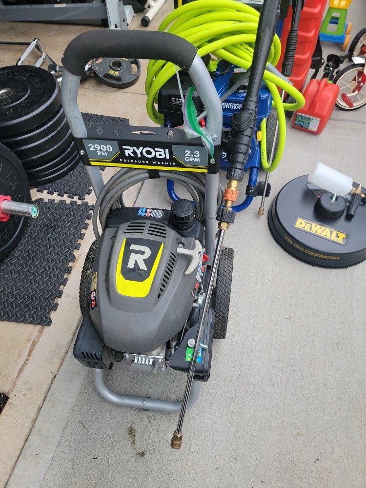 Good WORKING 2900 RYOBI 2.3 GPM PRESURE WASHER.