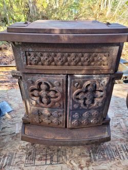 Antique Amity Stove Needs Home