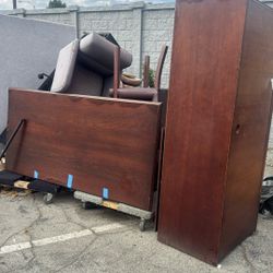 Free furniture must pick up
