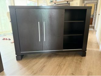 Sideboard / Buffet / Credenza / Storage cabinet