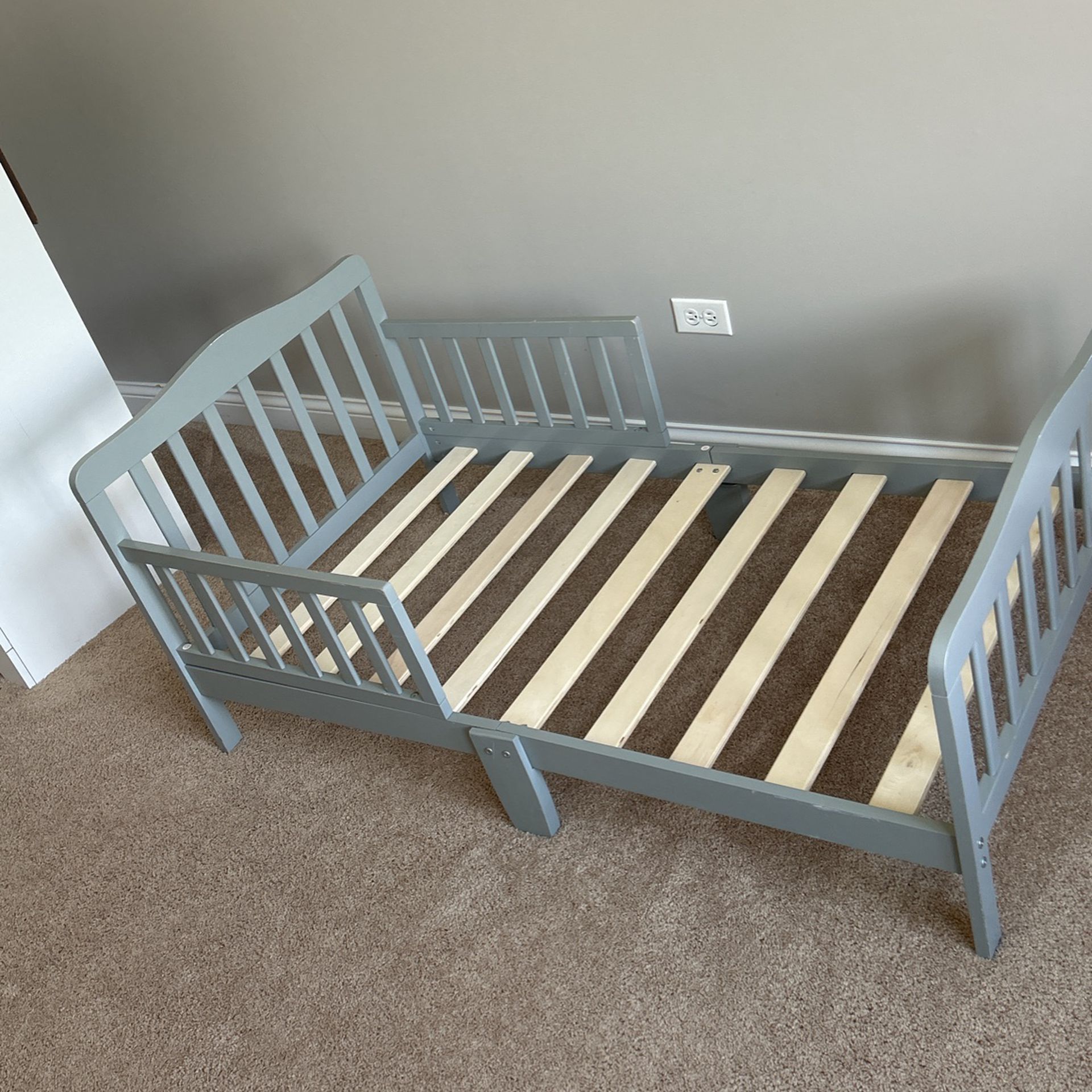 Toddler Bed  With Mattress/ Dresser 6 Drawer