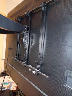 Full motion heavy duty TV Mount