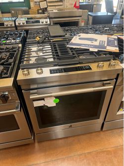 JennAir 30” dual fuel range with downdraft