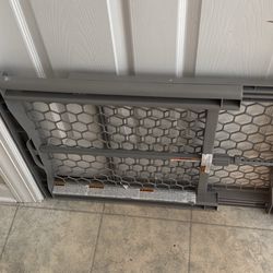 Baby Gate/puppy Gate