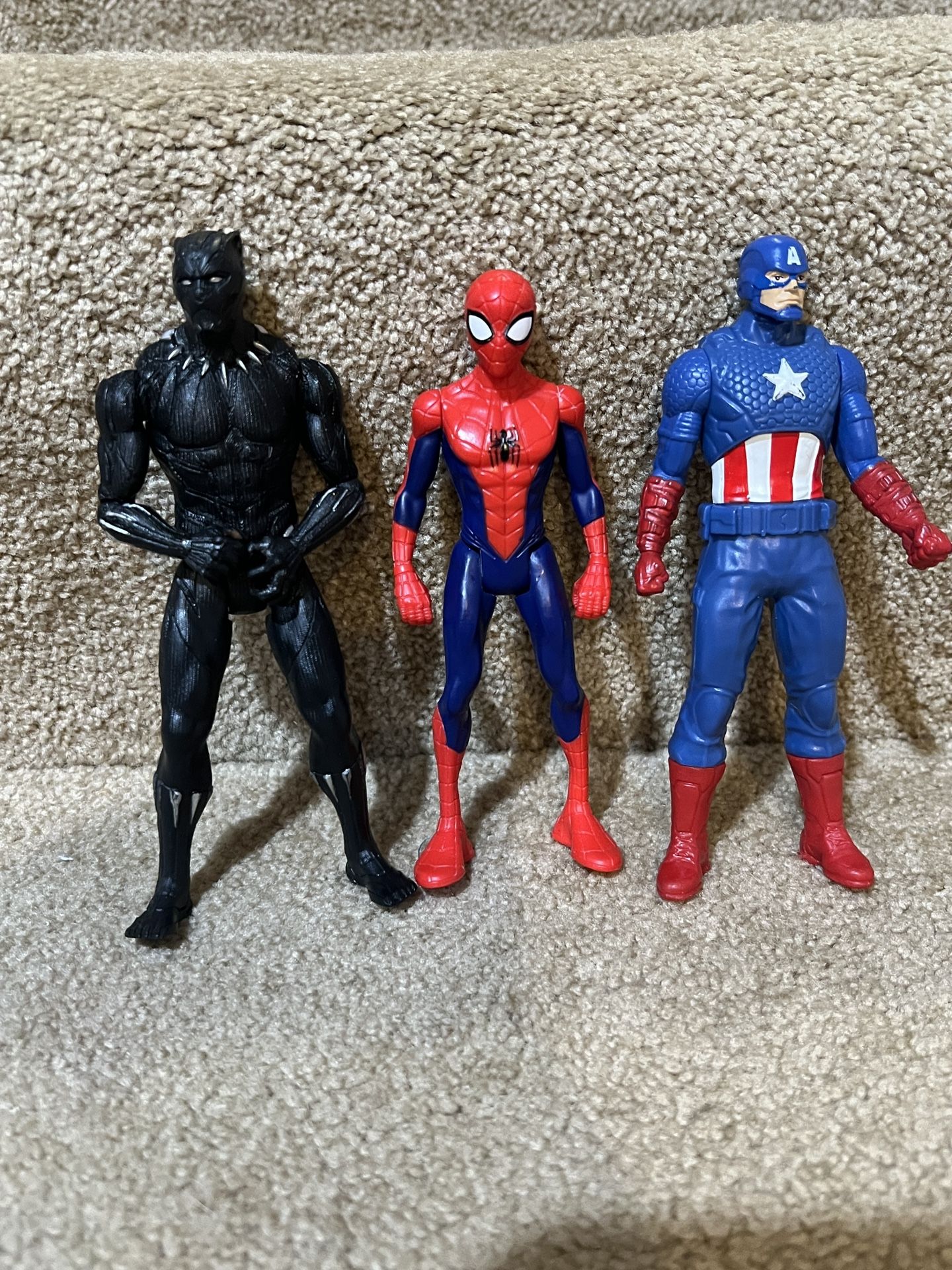 Marvel lot of 3 Figure Spiderman Black Panther Captain America Ironman 6” tall