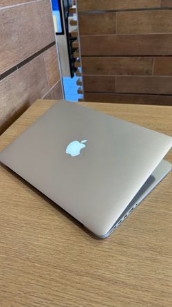 Apple MacBook Pro 13” Retina i5/8GB/256GB SSD $180