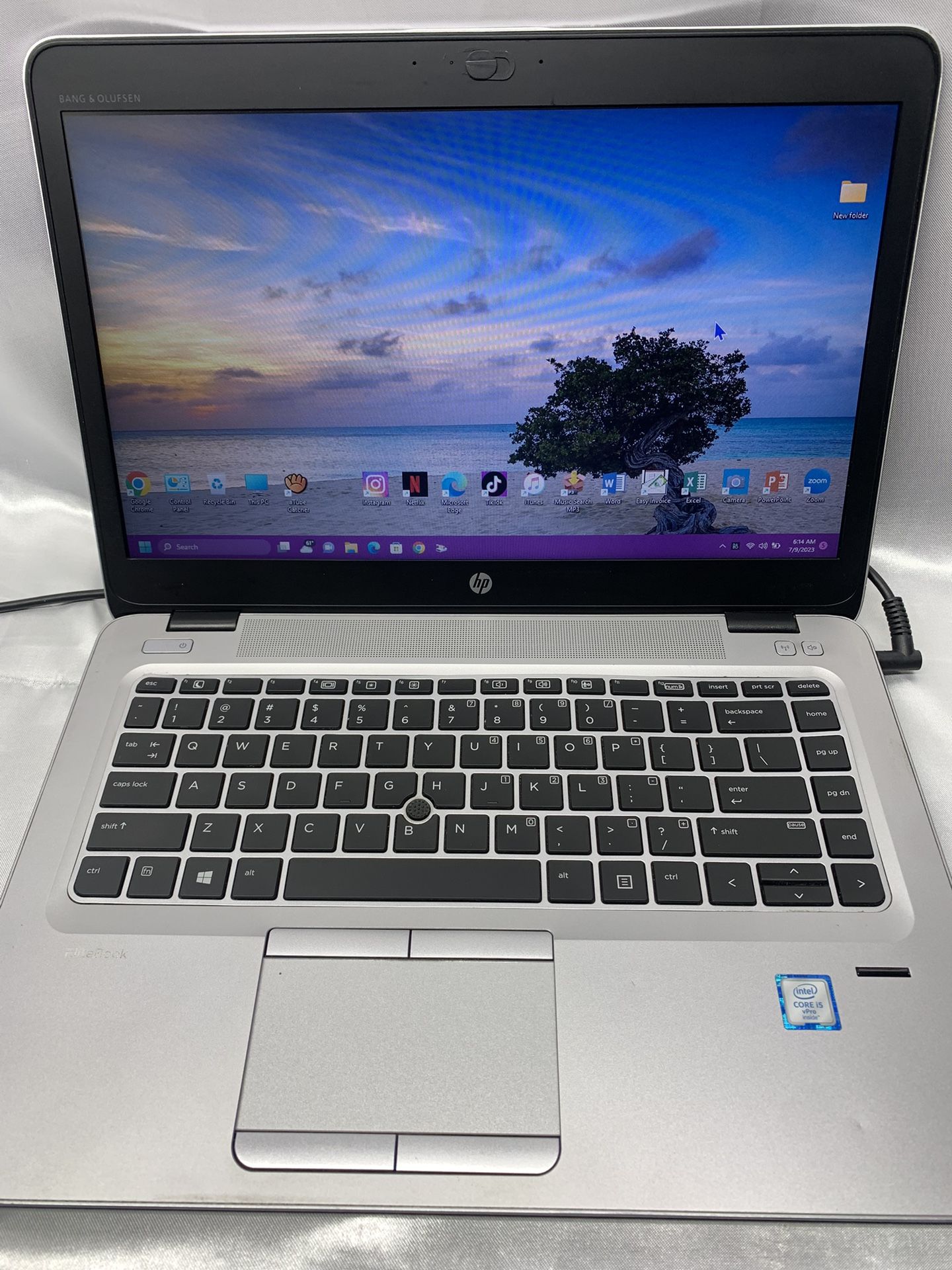 i5…i5…HP ELITEBOOK 840-G3… 6 GENERATION build On 07/28/2022….256.0 GB SSD ( Capacity ) ..8.0 GB RAM . Looks Like Brand New FULLY LOADED