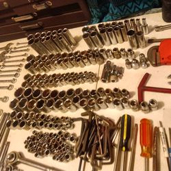 Tools box and tools bundle