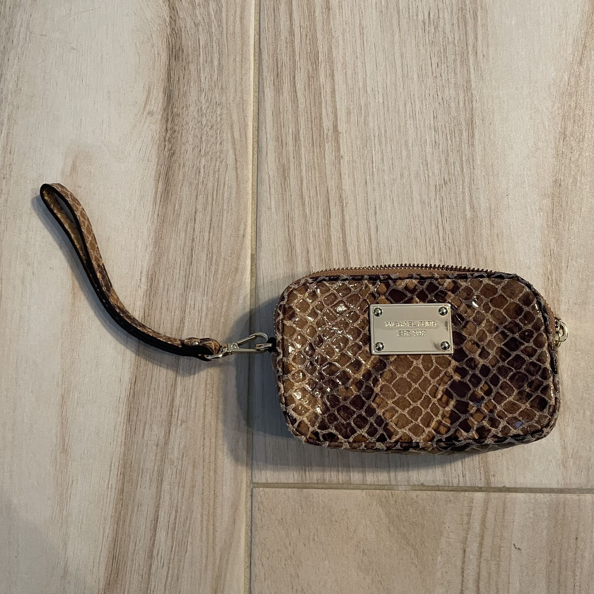 Michael Kors Wristlet Wallet