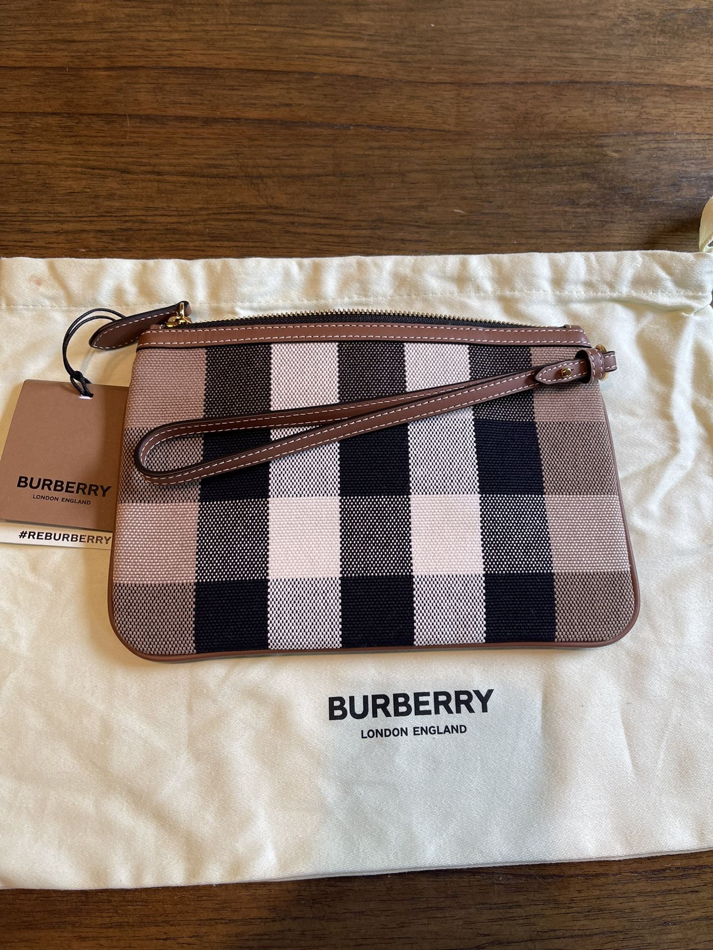 Burberry Peyton Clutch Wristlet Pouch House Check Canvas