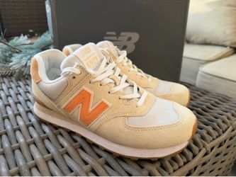 New Balance 574 Sneakers women’s Sz 9