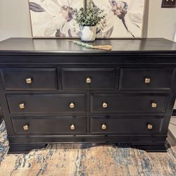 Refurbished Solid Wood 7-Drawer Manchester Dresser – Matte Black w/ Brass Hardware