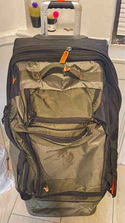 Pathfinder Gear Expandable Rolling Carry-On Suitcase 19"-22" Nylon Black/Green