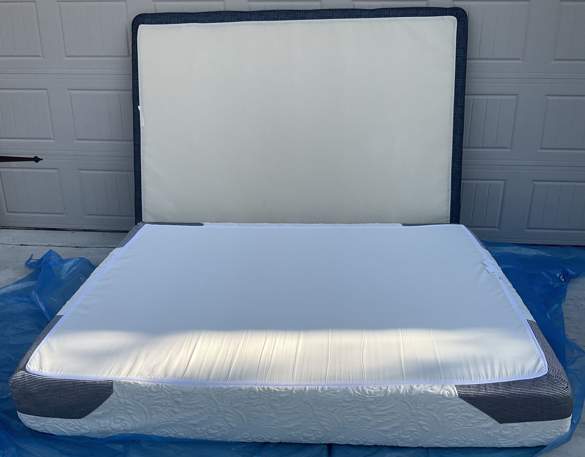 Queen Mattress & Bunkie Board