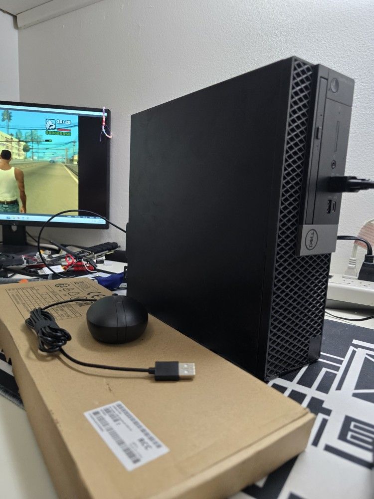 Workstation emulation sff pc intel i3-8100, radeon wx 2100, 16 gb ram, ssd, wifi, keyboard and mouse